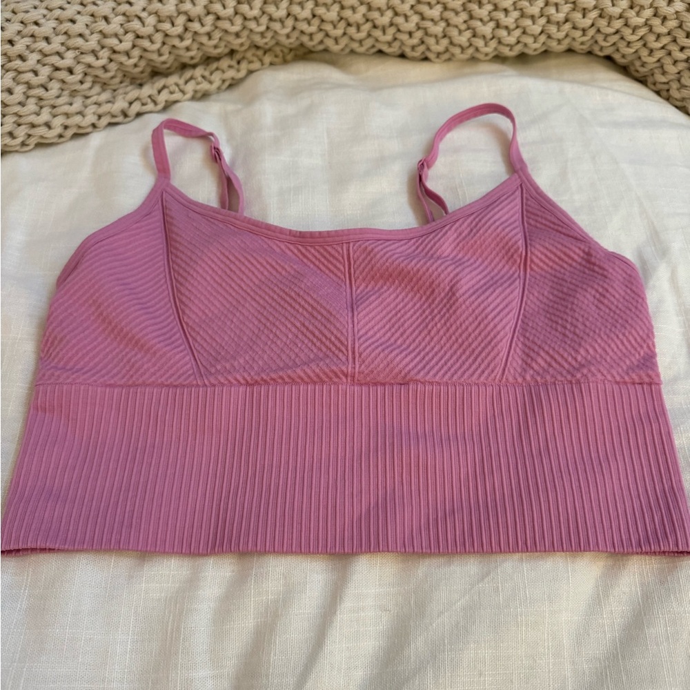 Victoria Secrets Seemless lightly lined sports bra